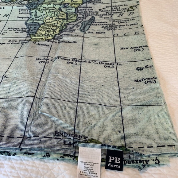 PB Teen Map Tapestry - Picture 3 of 5